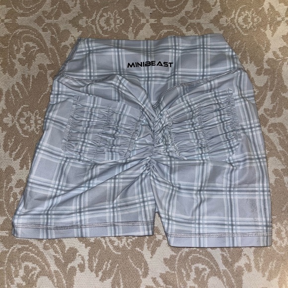 Grey Gingham Curve X Shorts - Picture 3 of 4